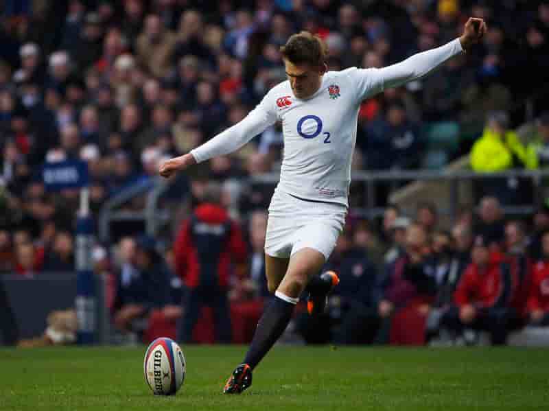 Six Nations: Toby Flood paie le prix de sa tentation française