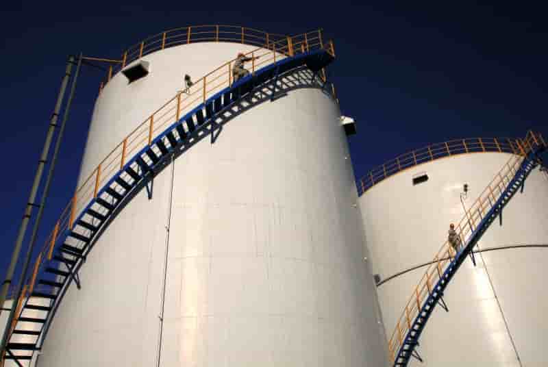 Pour l'aie, le marche petrolier restera sature jusqu'a fin 2016