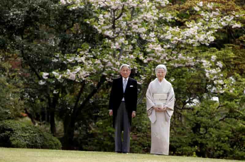 Tokyo approuve une loi autorisant l'empereur a abdiquer