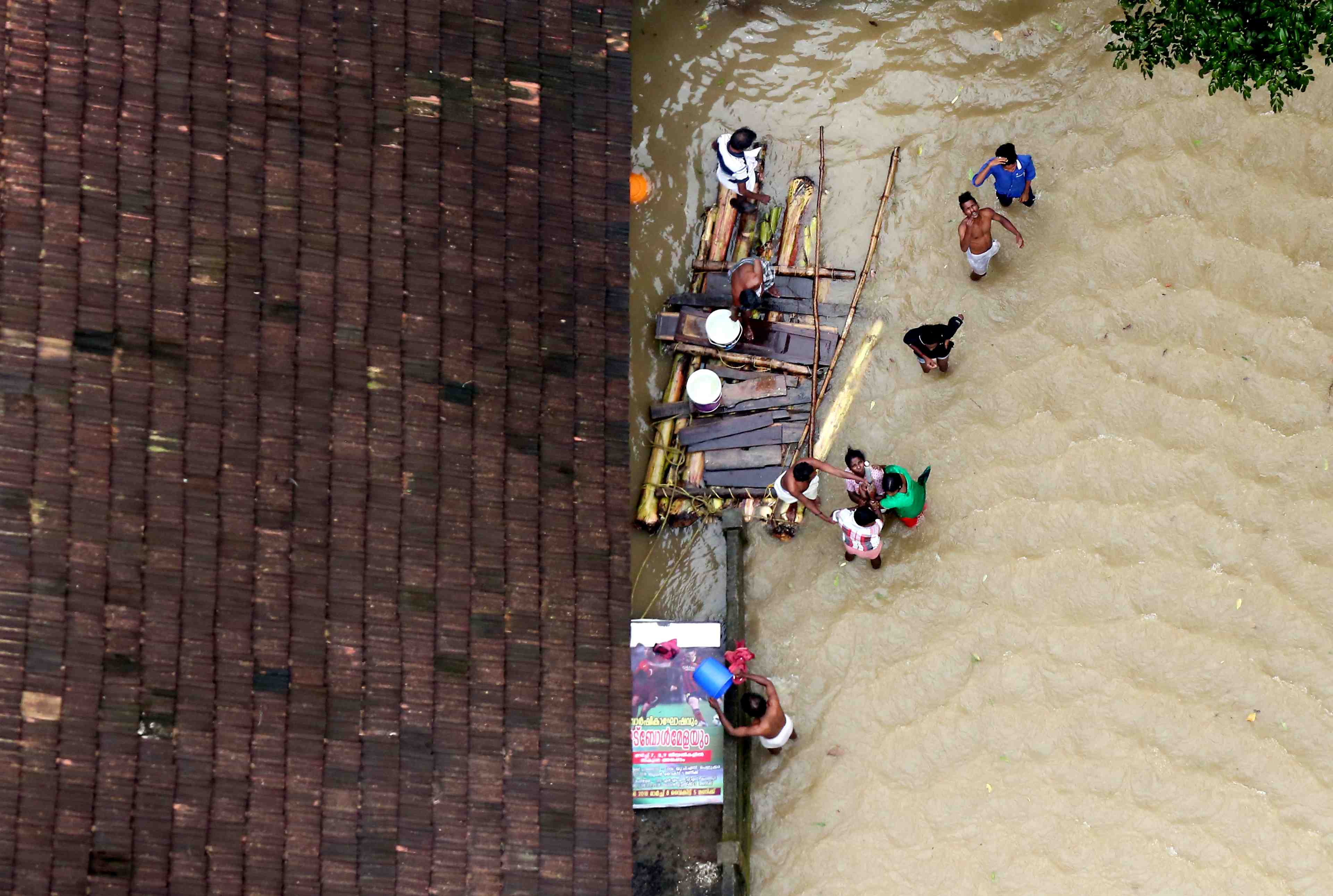Pres de 400 morts dans les inondations du kerala, ou la decrue commence