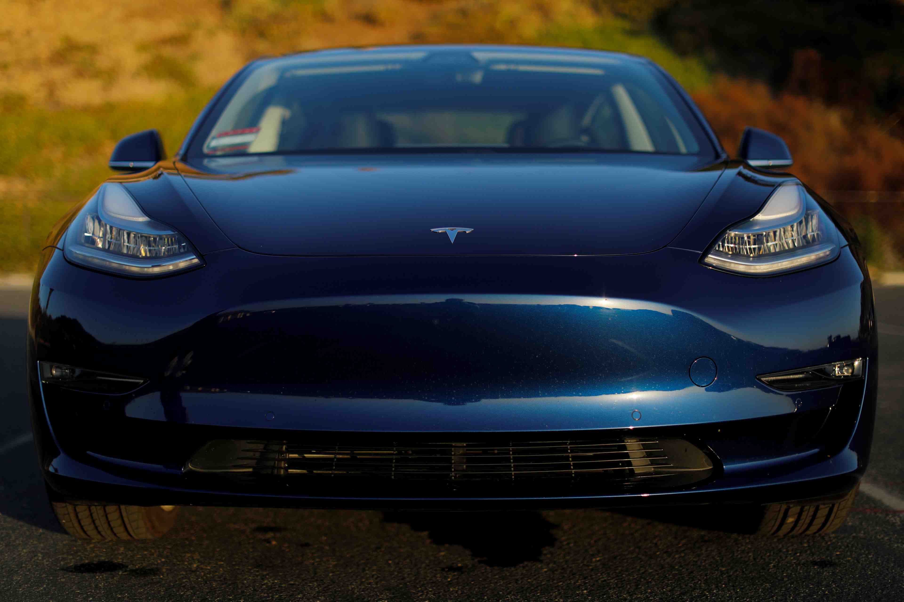 Tesla baisse les prix de la model 3 en chine pour doper les ventes