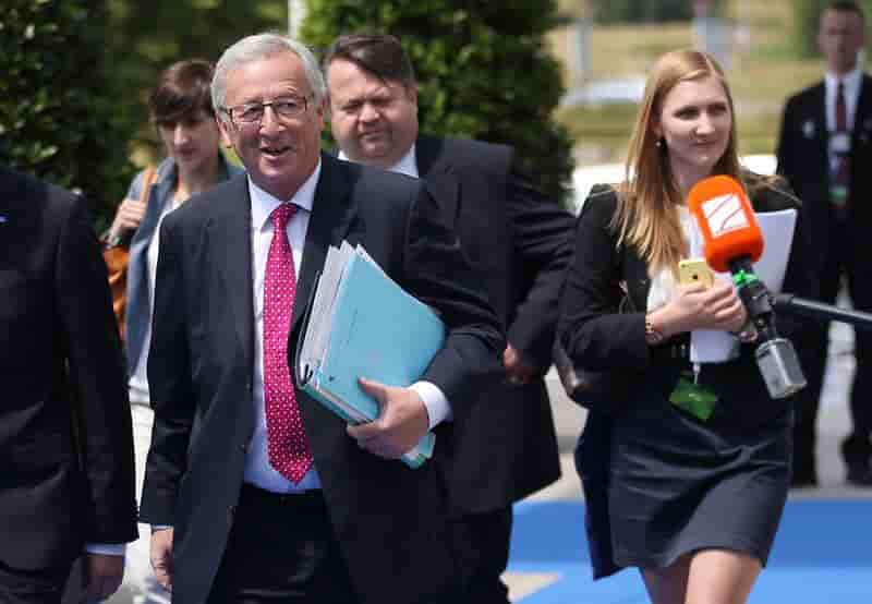 Les dirigeants européens désignent Juncker pour la Commission