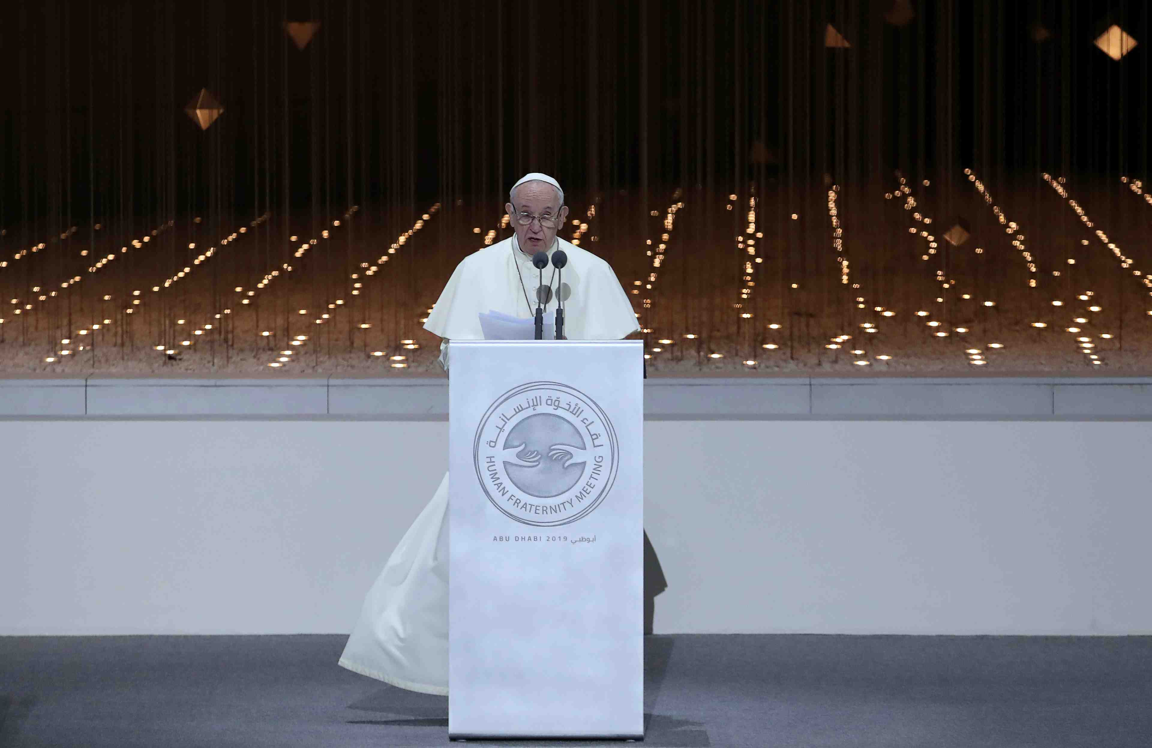 Aux emirats, le pape appelle au dialogue et a la paix au yemen