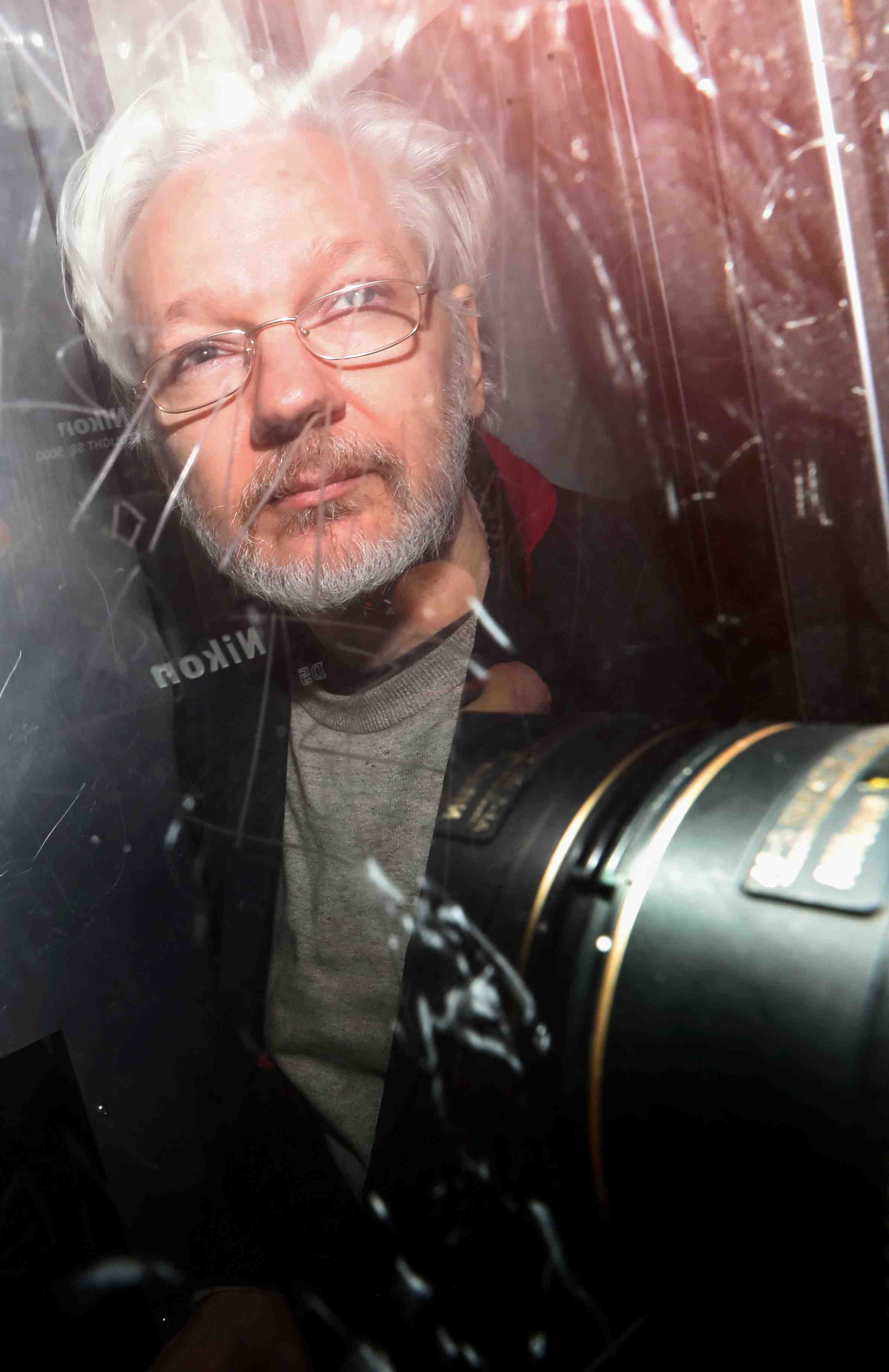 Audience ajournee au proces en extradition d'assange pour cause de coronavirus