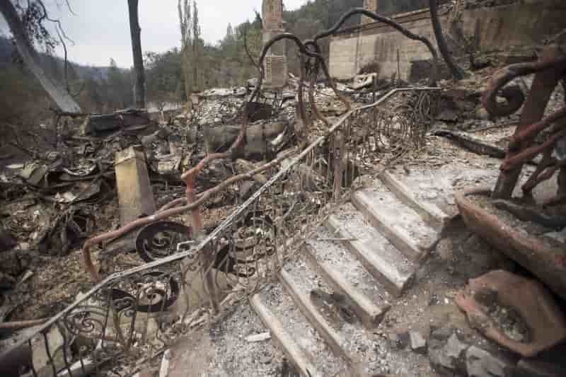 Les incendies en californie ont fait cinq morts