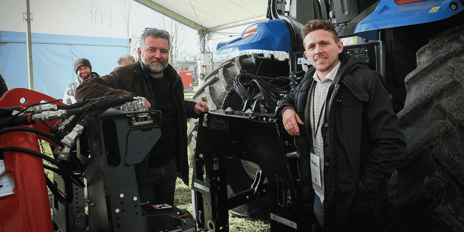 La petite entreprise audoise Tracto Lock a mis point une interface qui permet d'effectuer les opérations d'attelage depuis la cabine du tracteur, sans pénibilité, sans risque et avec un vrai gain de temps.