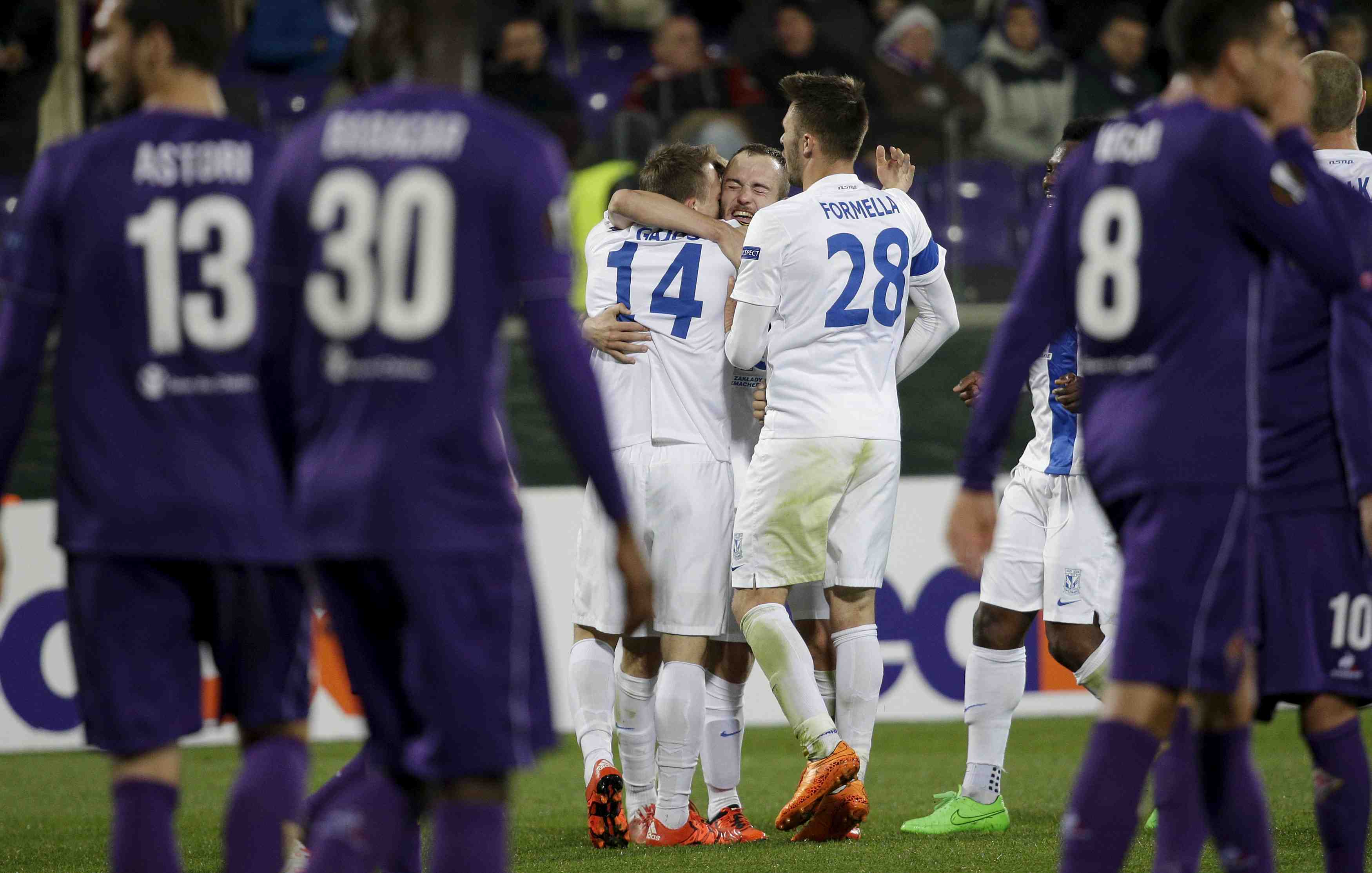 Dortmund, naples et villarreal assurent, la fiorentina et l'ajax chutent