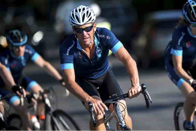 Armstrong versera 5 millions de dollars pour eviter un proces aux usa