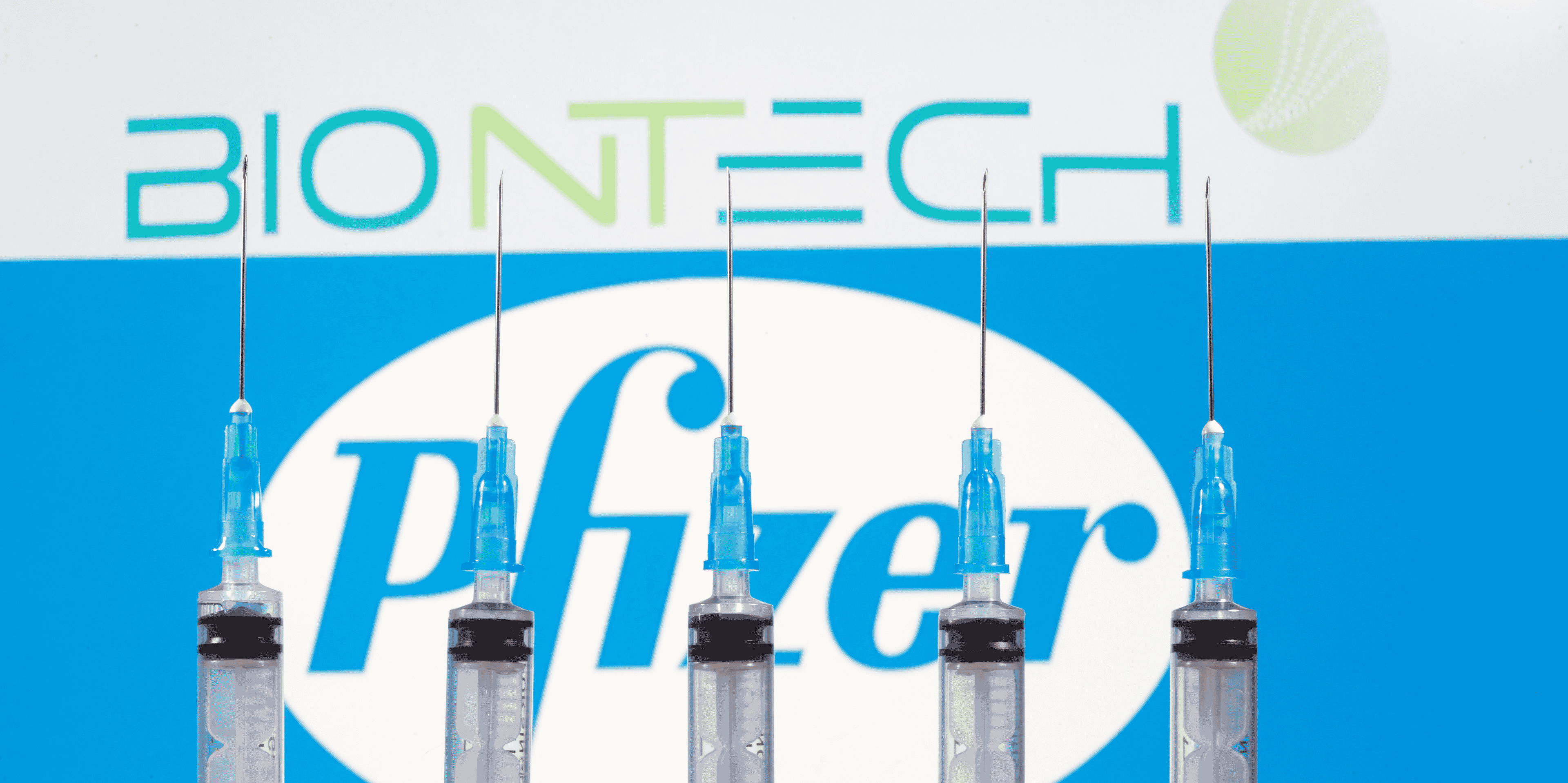 Covid-19: accord entre pfizer et la commission europeenne sur la livraison de 300 millions de vaccins