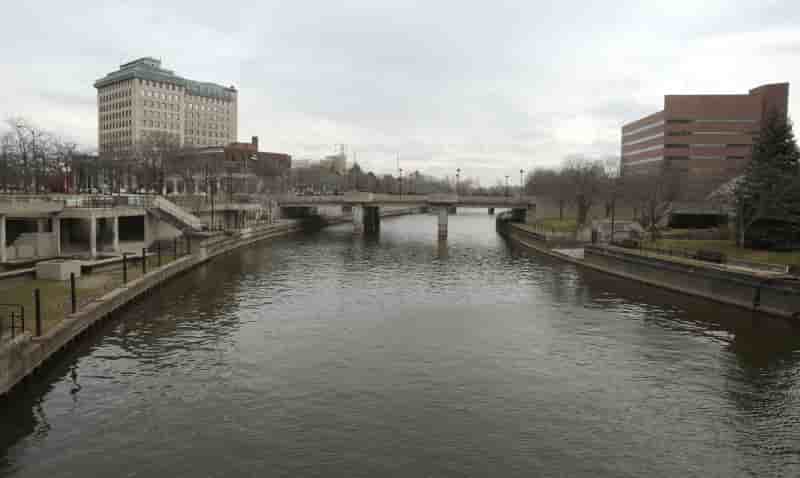 Le michigan aidera la ville de flint face a la contamination de son eau