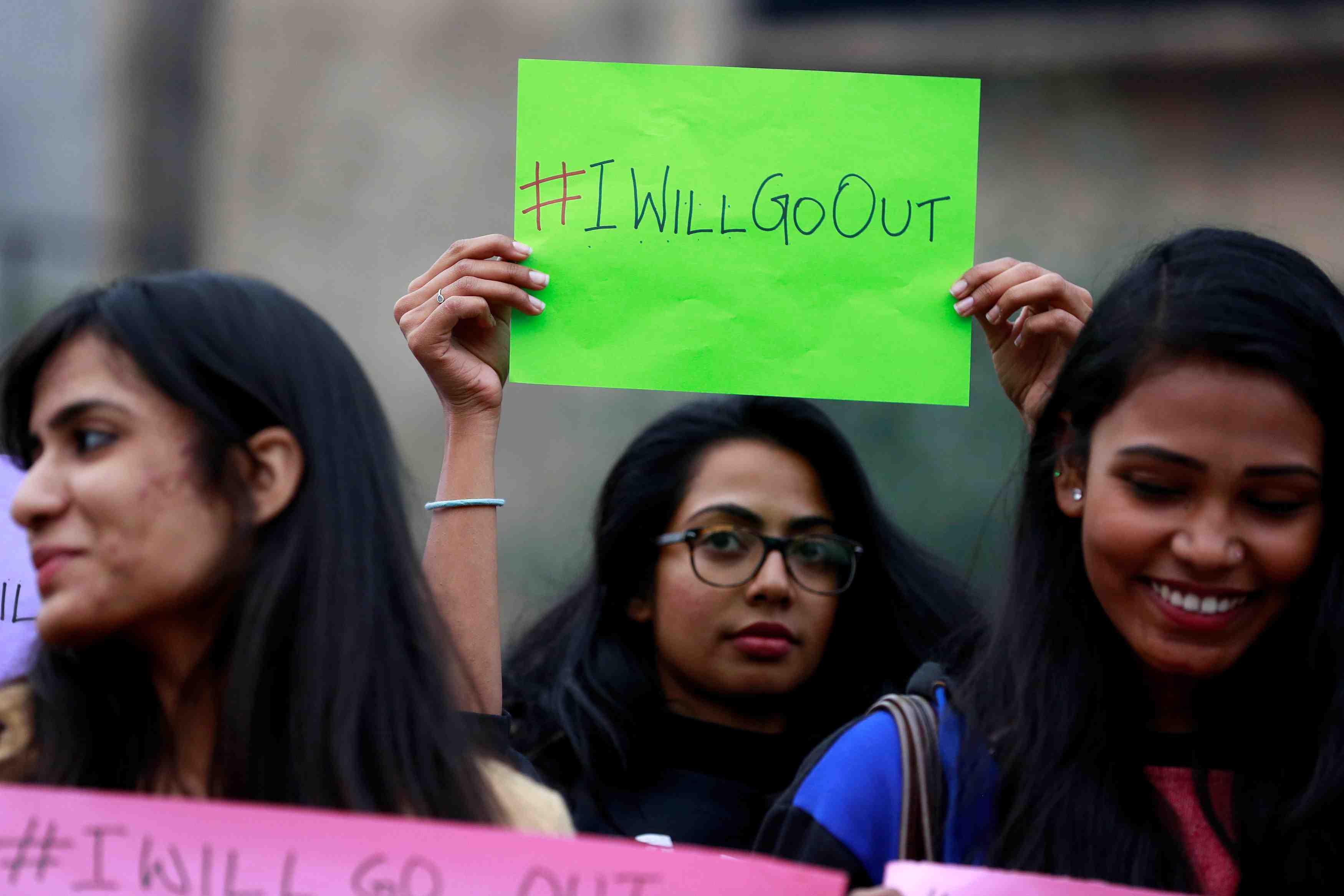 Les femmes se sont rassemblees en inde pour exiger la securite de l'espace public
