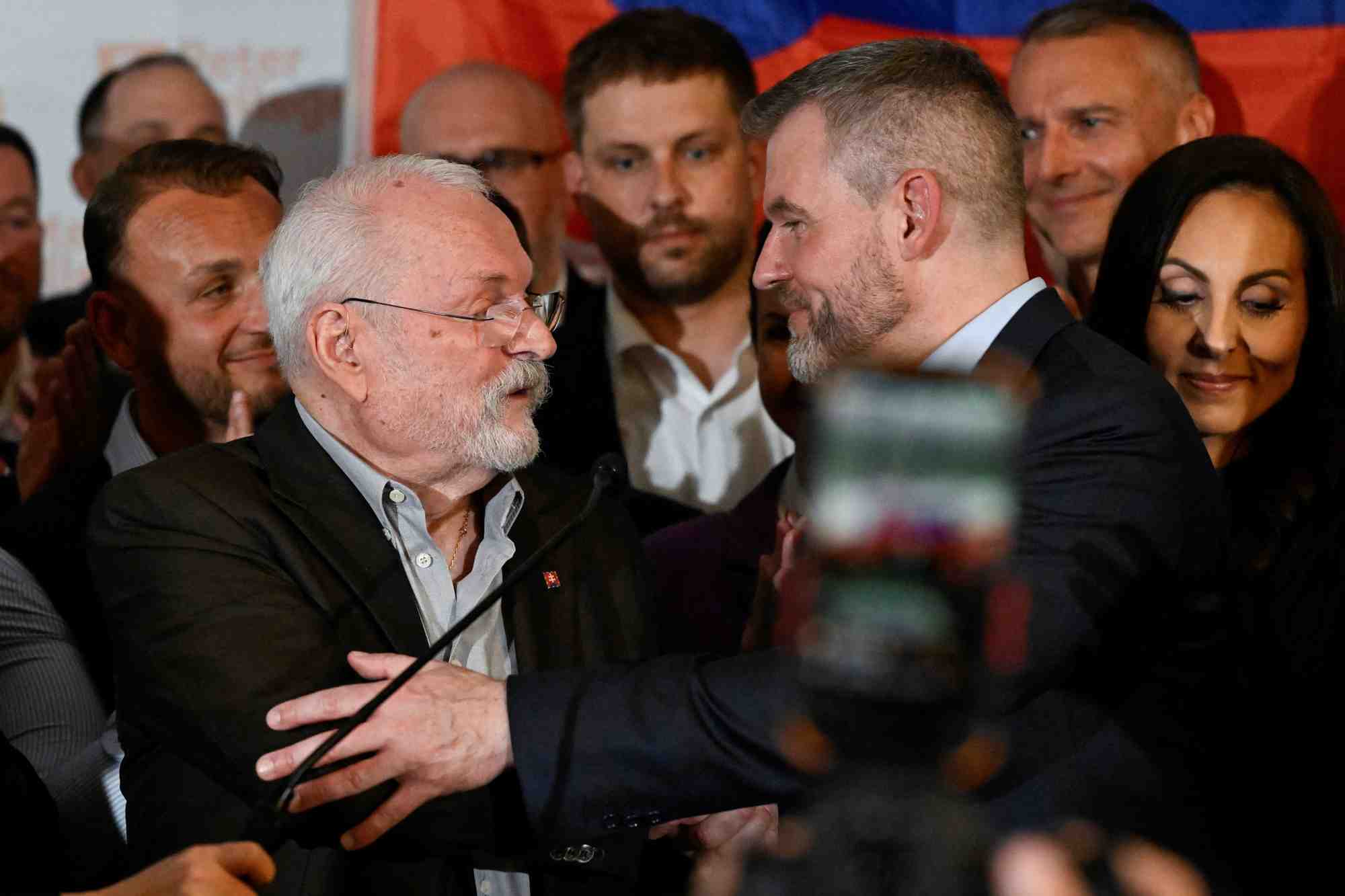 La slovaquie organise le second tour de l'election presidentielle