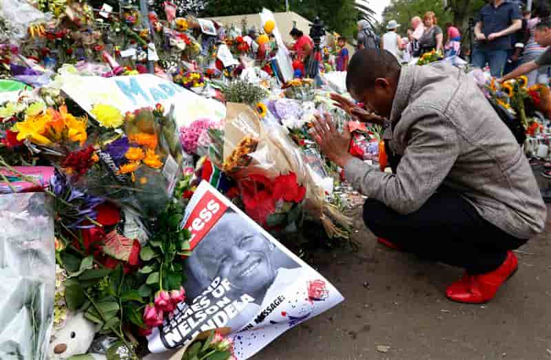 L'Afrique du Sud unie dans la prière pour honorer Nelson Mandela