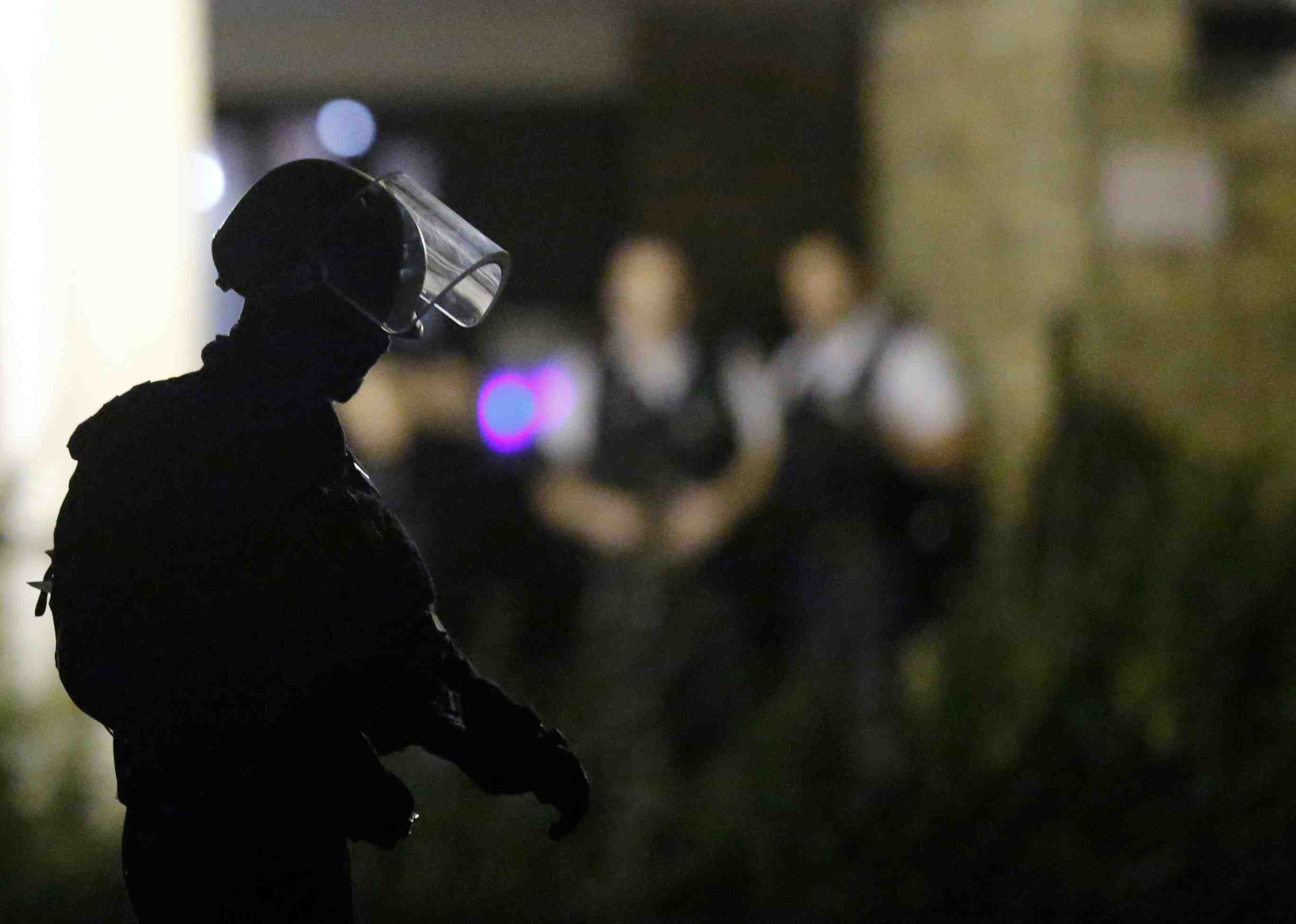 Les policiers appeles a se rassembler apres plusieurs suicides