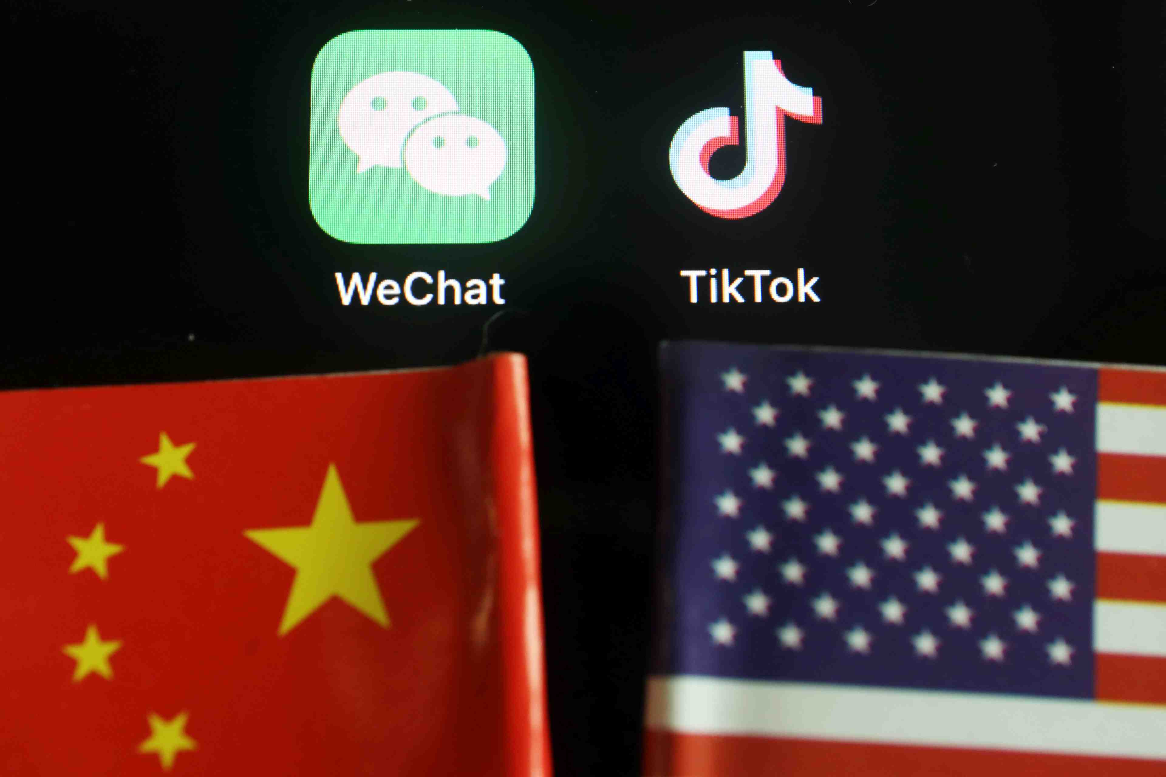 Trump publie des decrets interdisant les transactions avec bytedance et tencent