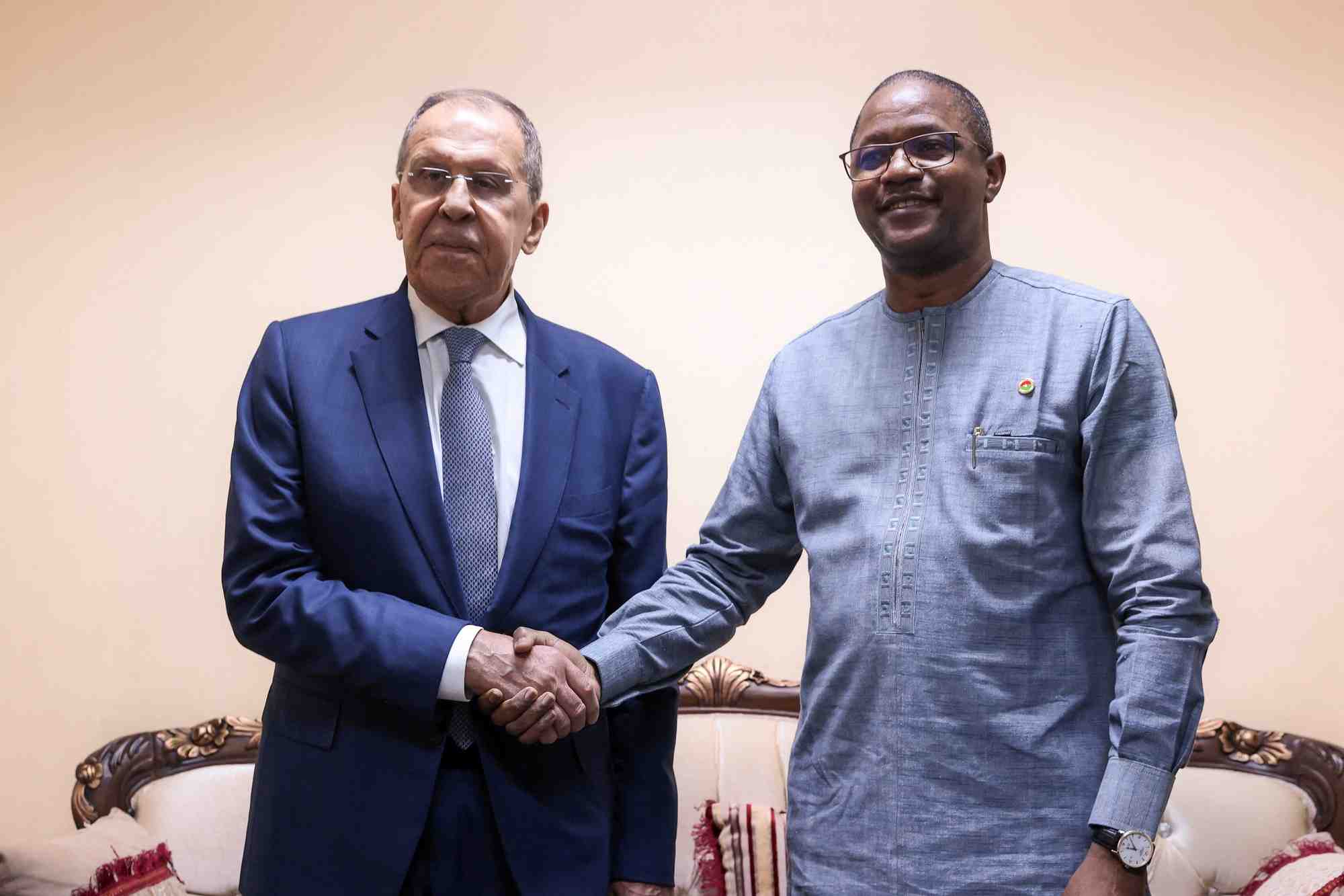 Le ministre russe des affaires etrangeres sergei lavrov en visite au burkina faso