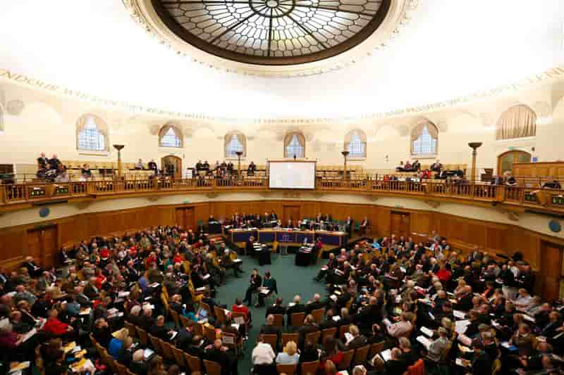 L'Eglise d'Angleterre ouvre la voie à des femmes évêques en 2014