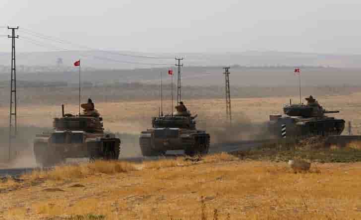 Des blindes turcs en territoire syrien