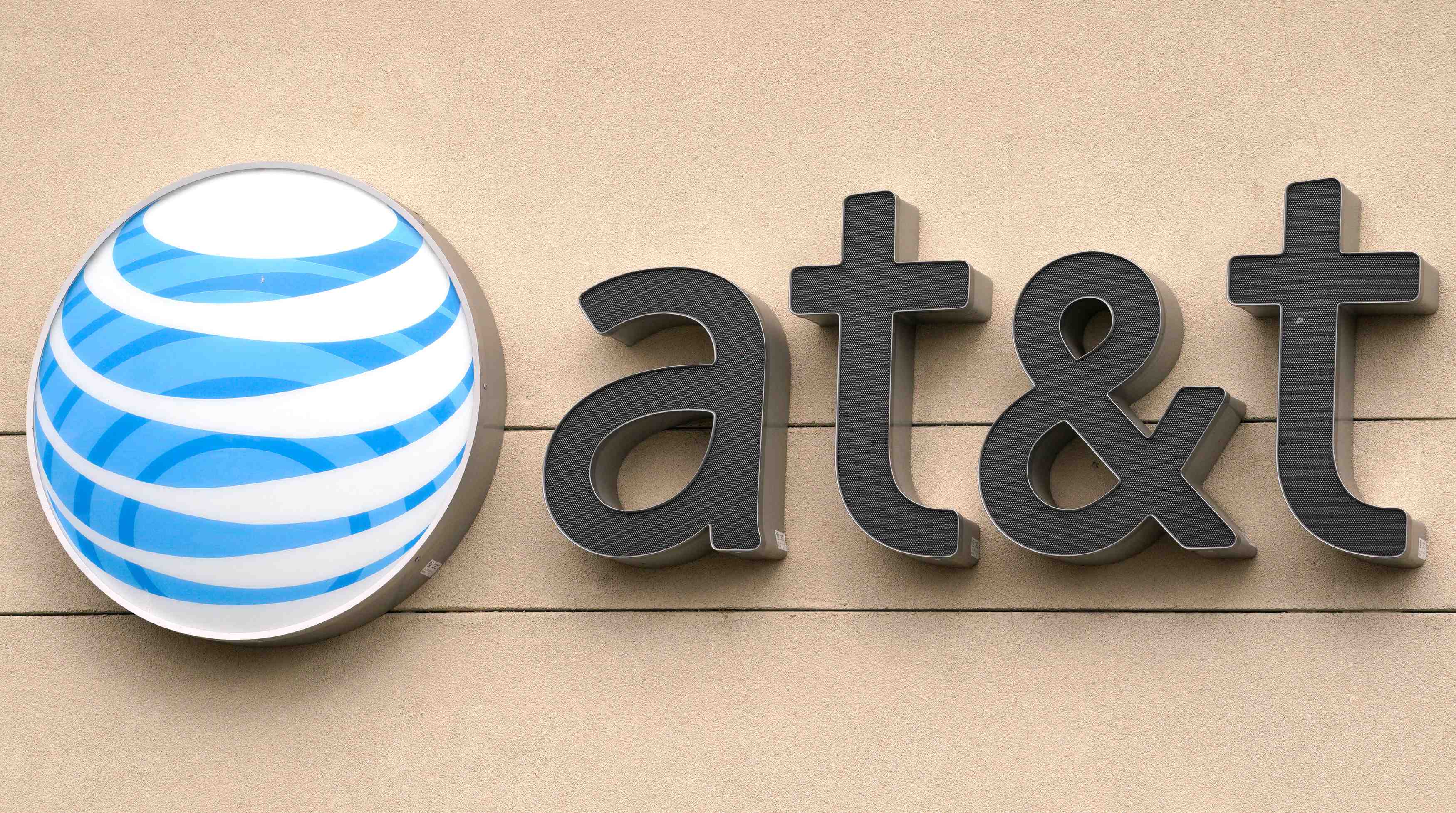 Hulu rachete a at&t sa part dans la plateforme video pour 1,43 milliard de dollars