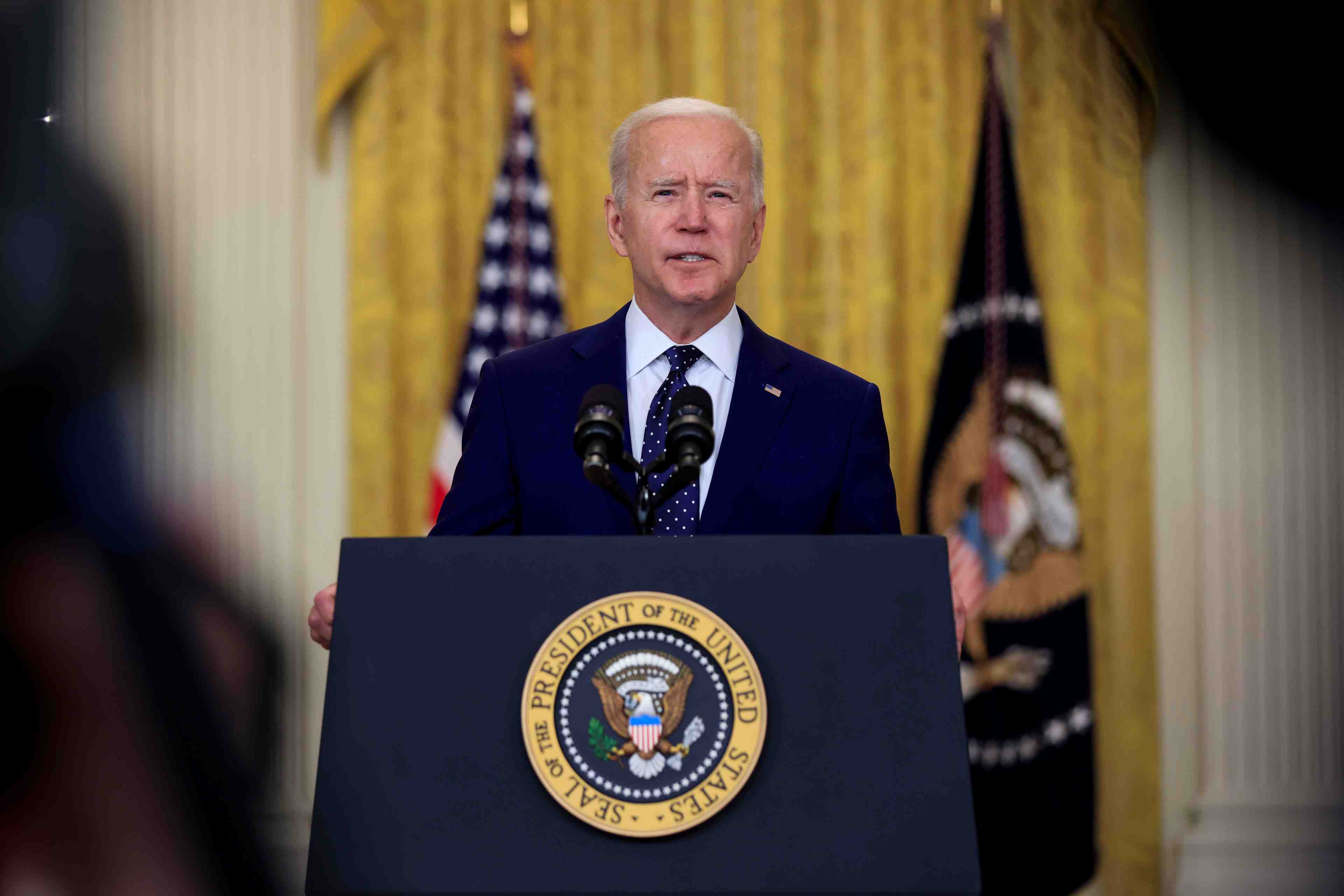 Biden prone une desescalade avec la russie apres les sanctions us