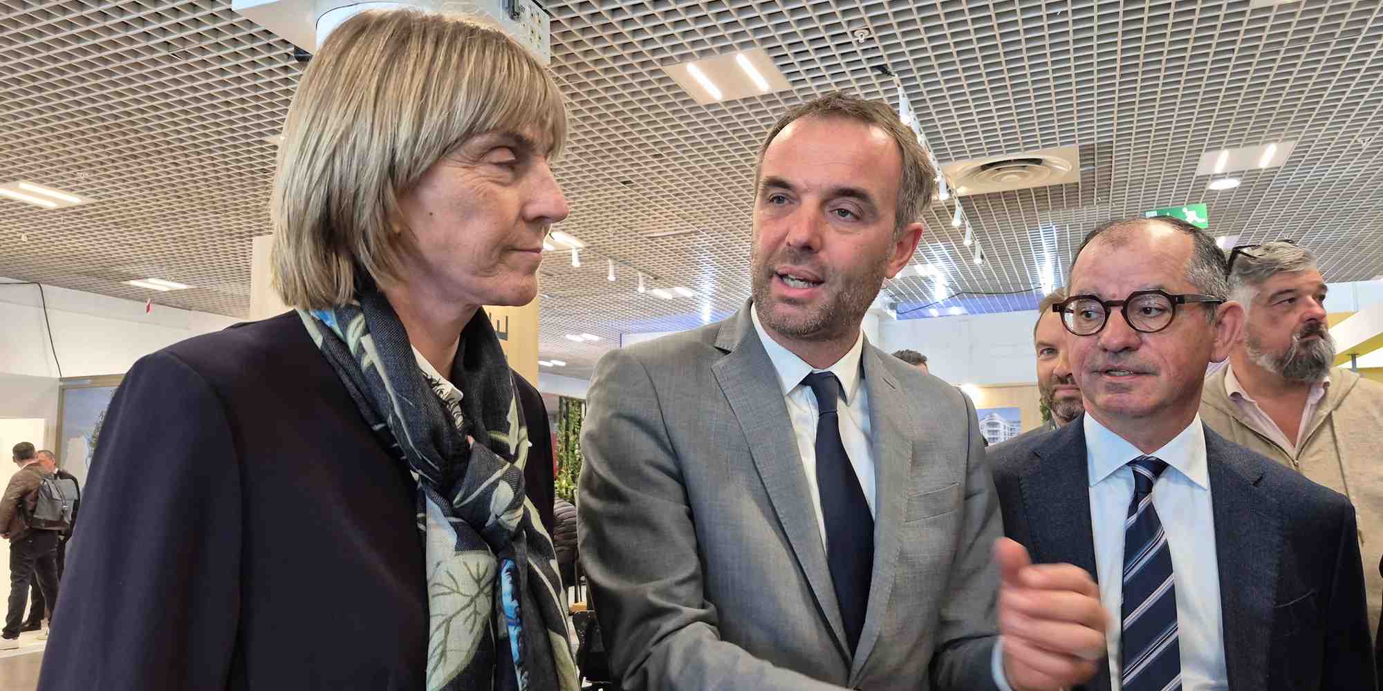 Au MIPIM le 12 mars 2025, le maire de Montpellier Michaël Delafosse accueille la ministre du Logement Valérie Létard.