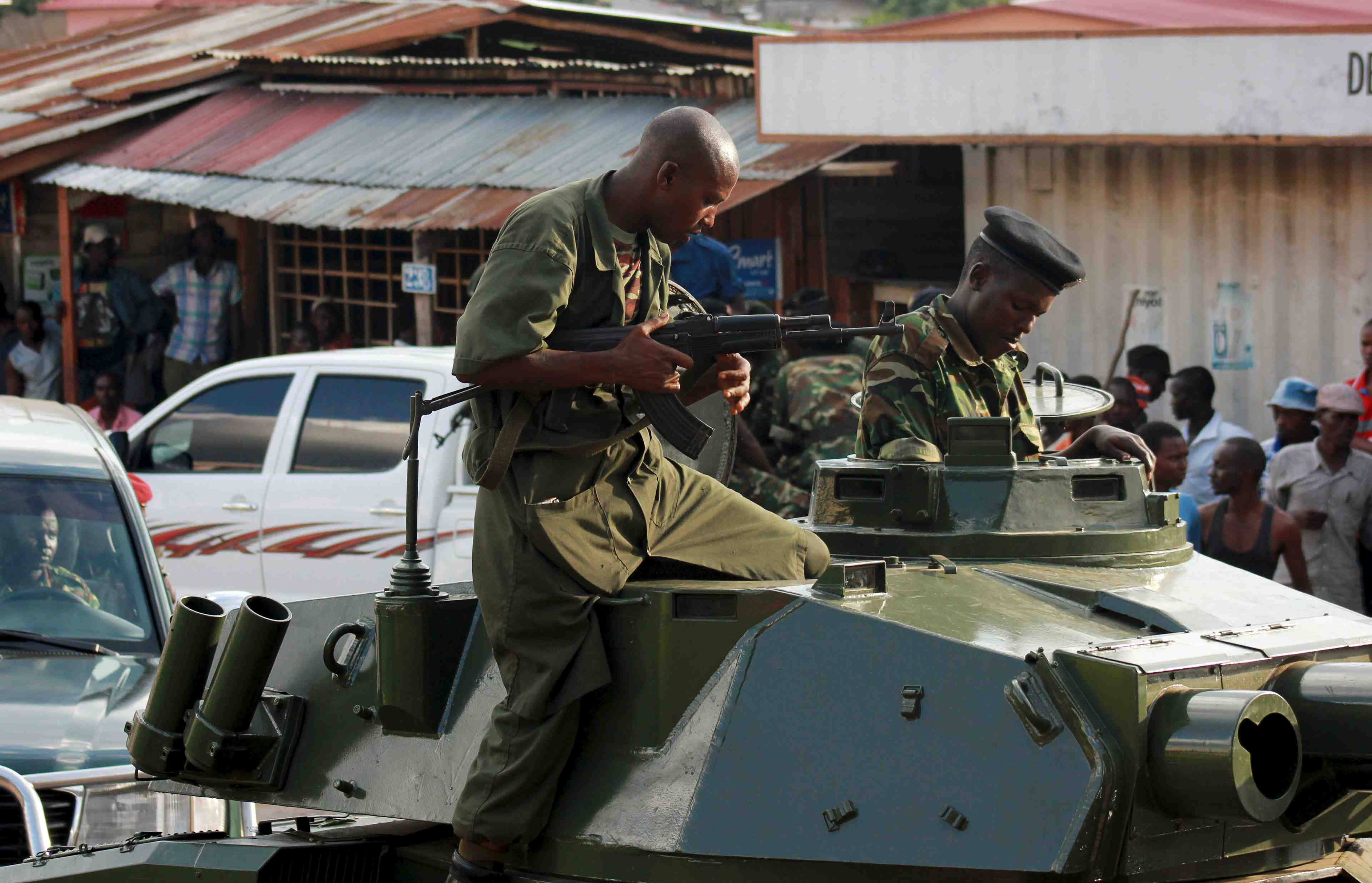 Le chef de l'armee burundaise annonce l'echec du coup d'etat