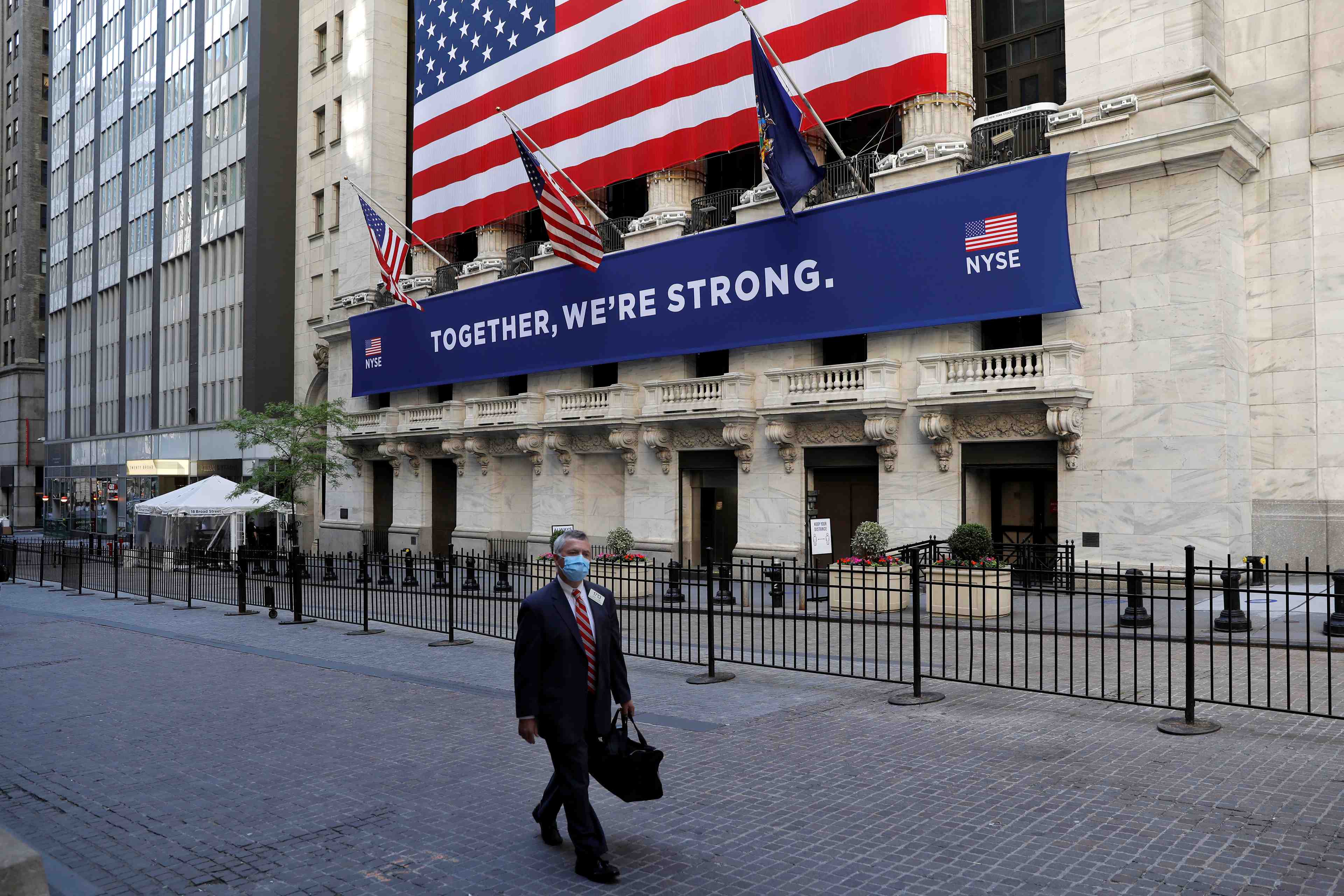 La bourse de new york evolue sur une note hesitante en debut de seance
