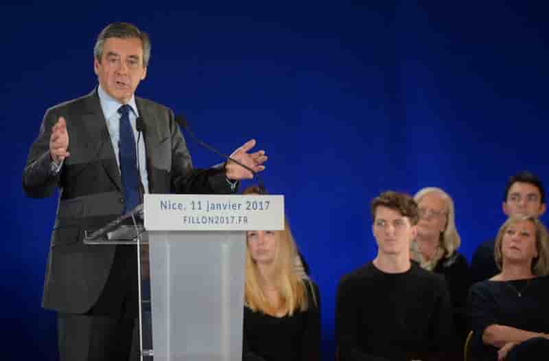 Fillon vise par une enquete sur des soupcons de nepotisme