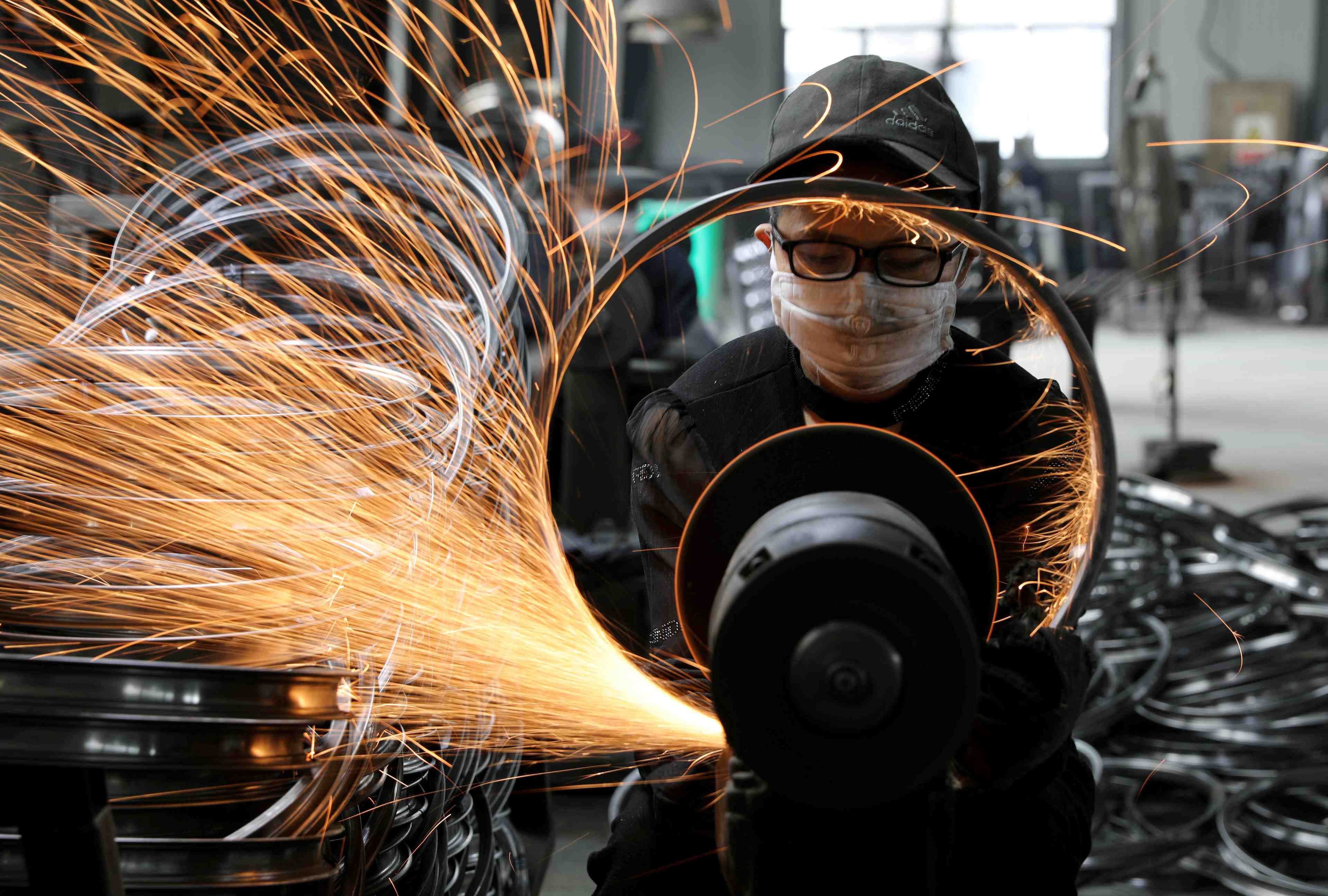 Chine: plus important declin des prix a la production en trois ans