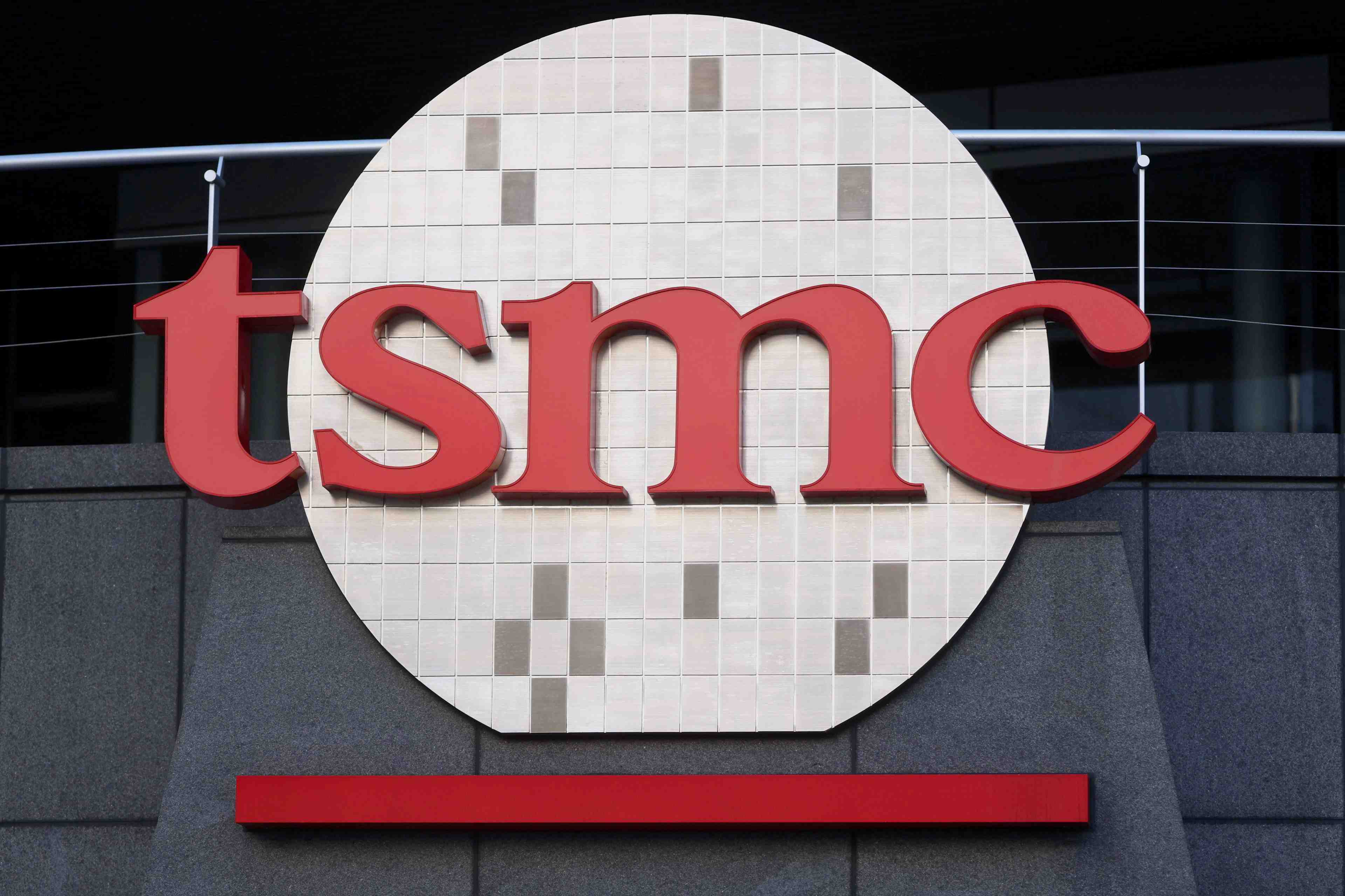 Tsmc va investir 100 milliards de dollars sur trois ans pour repondre a la demande de puces