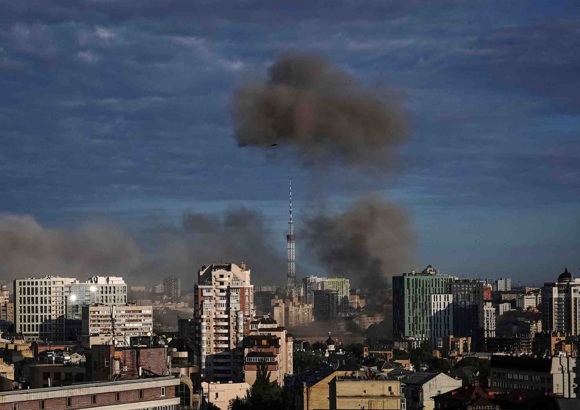 Ukraine: les sirenes d'alerte retentissent a kyiv