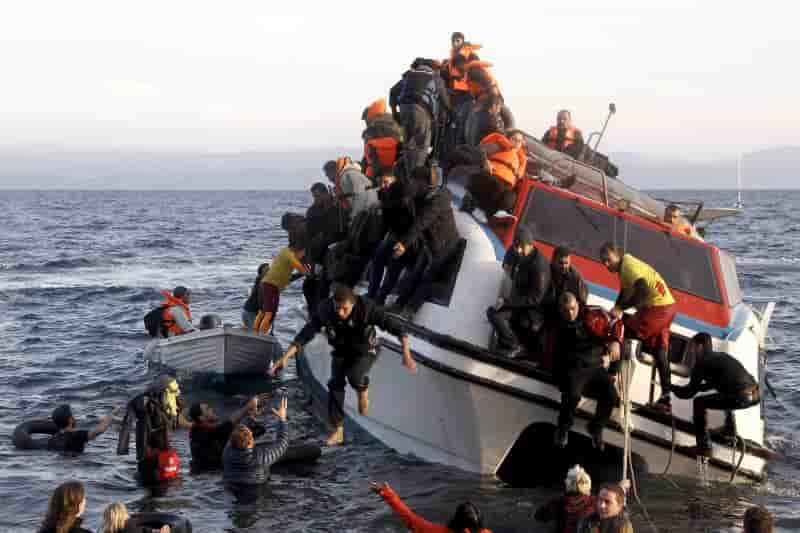 Appel a "organiser" la traversee des migrants en mer egee