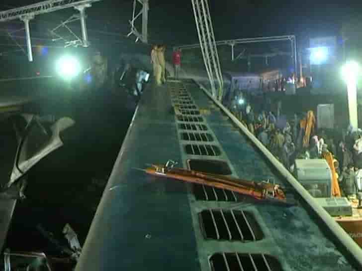 Au moins 36 morts dans un deraillement de train en inde