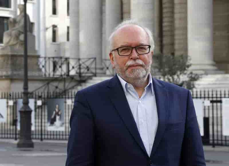 Le tresorier du fn porte plainte contre le monde