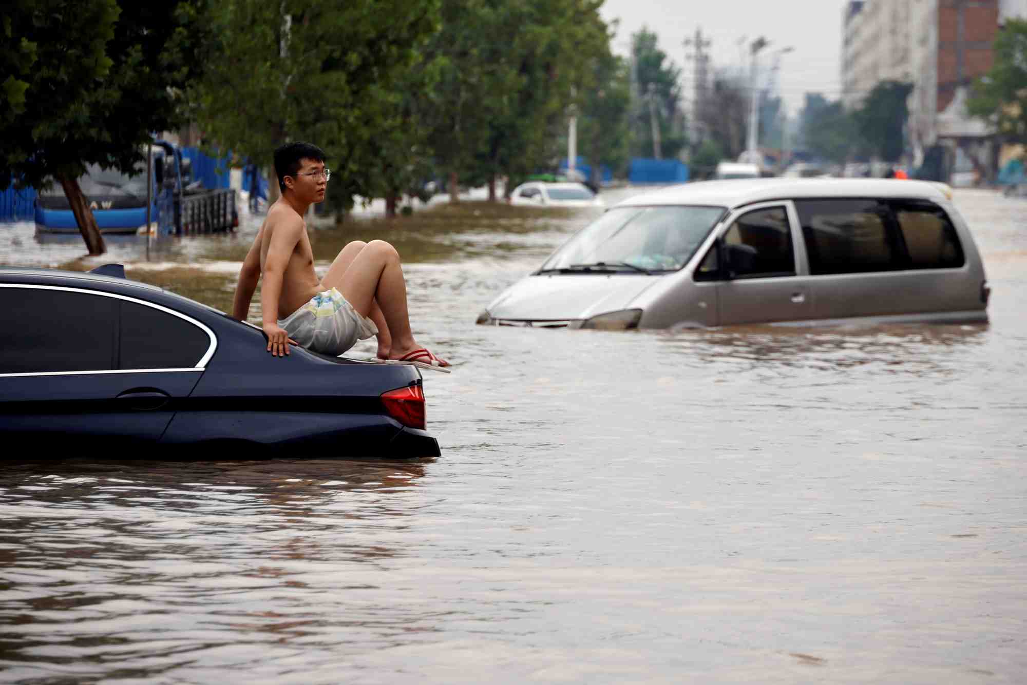 Le bilan des inondations dans le henan s'eleve a 302 morts