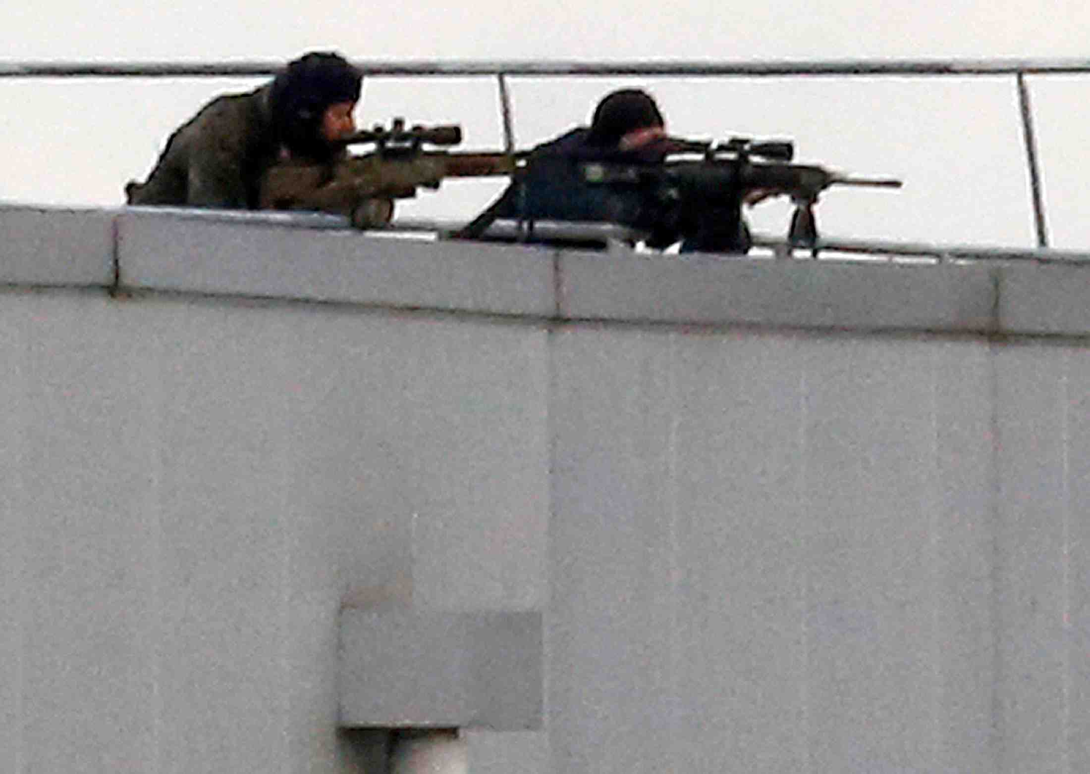 Les deux suspects de la tuerie de charlie hebdo retranches dans une imprimerie en seine-et-marne