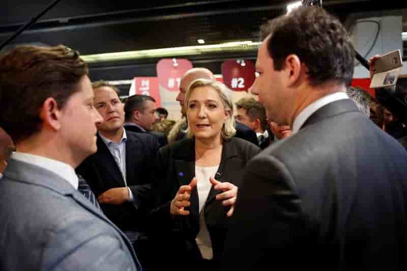 Le pen pour une taxation des contrats d'etrangers