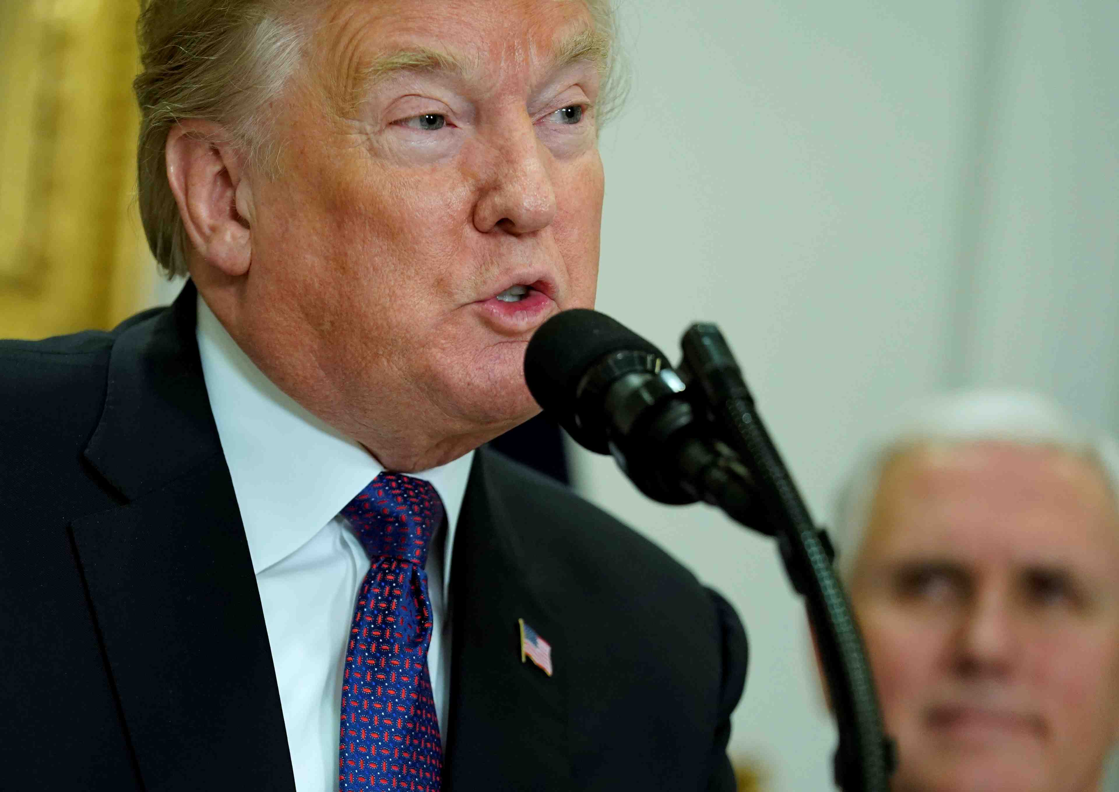 Trump declare l'etat d'urgence en californie ravagee par les incendies