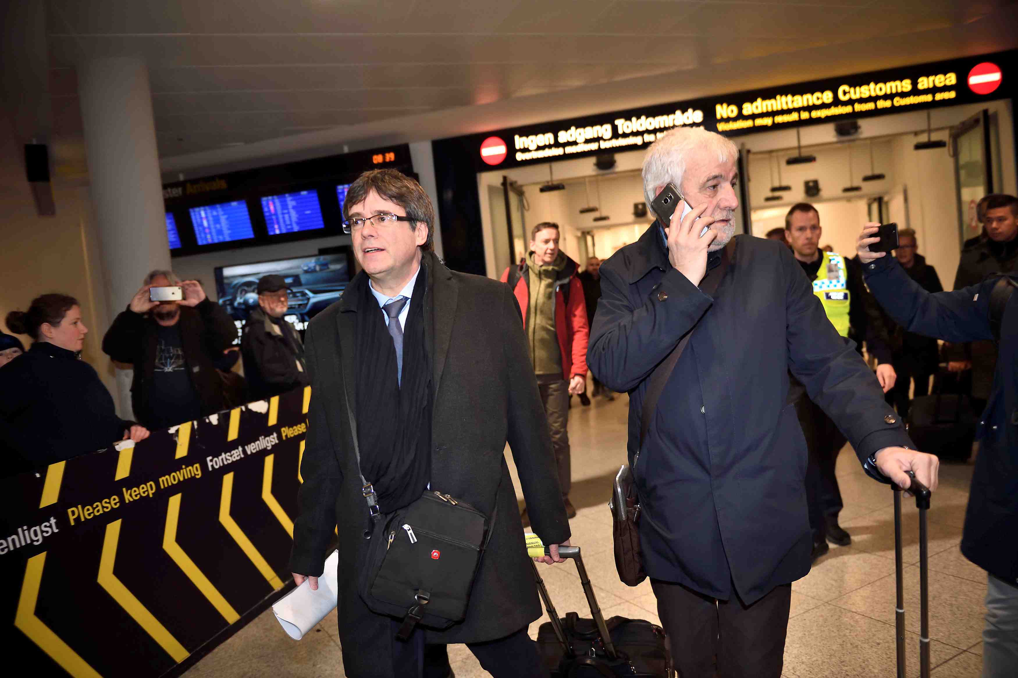 Carles puigdemont se rend au danemark
