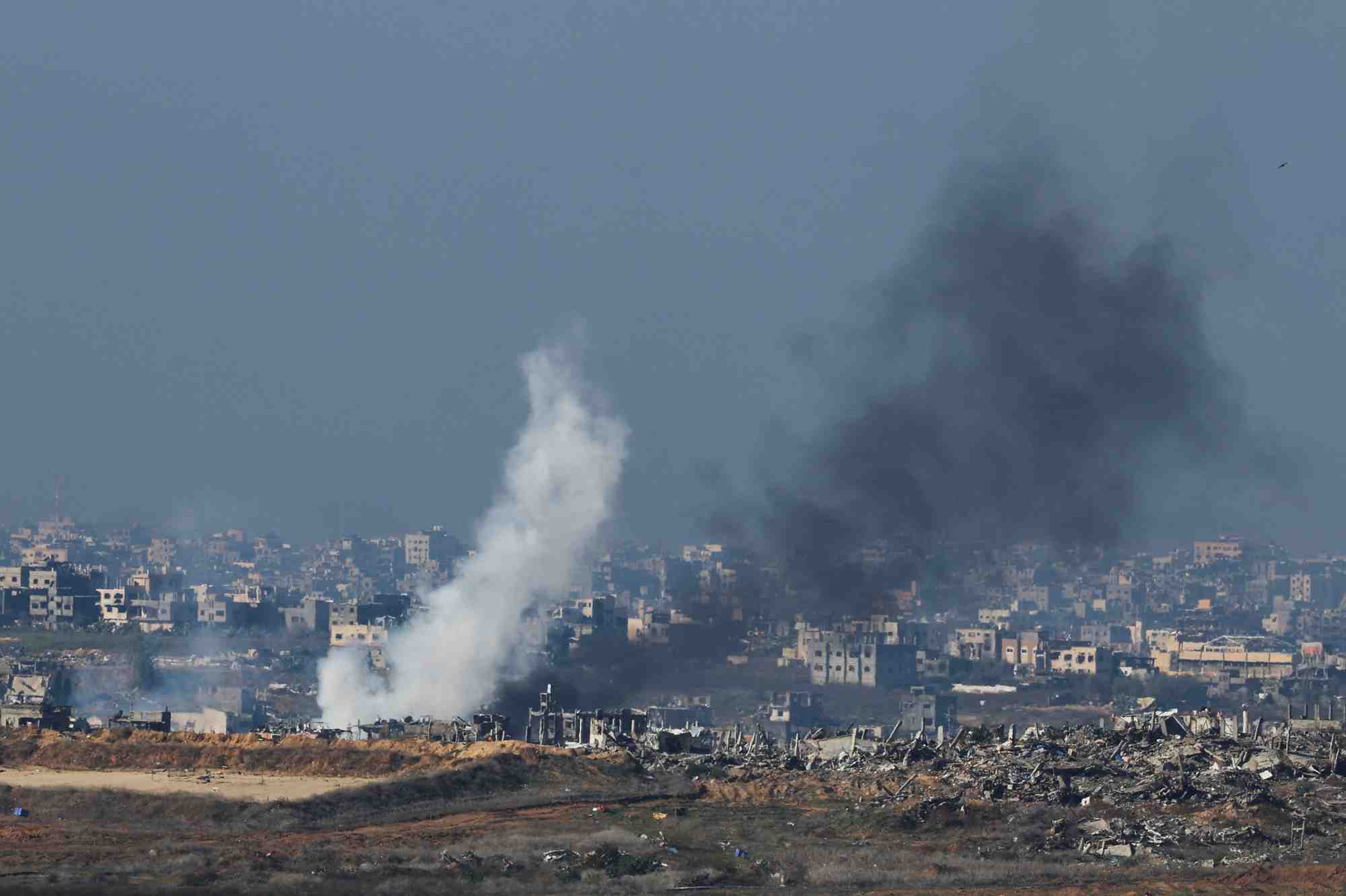 Au moins 45.553 personnes ont été tuées dans la campagne militaire israélienne de représailles à Gaza, en majorité des civils, selon un dernier bilan mercredi du ministère de la Santé du Hamas.