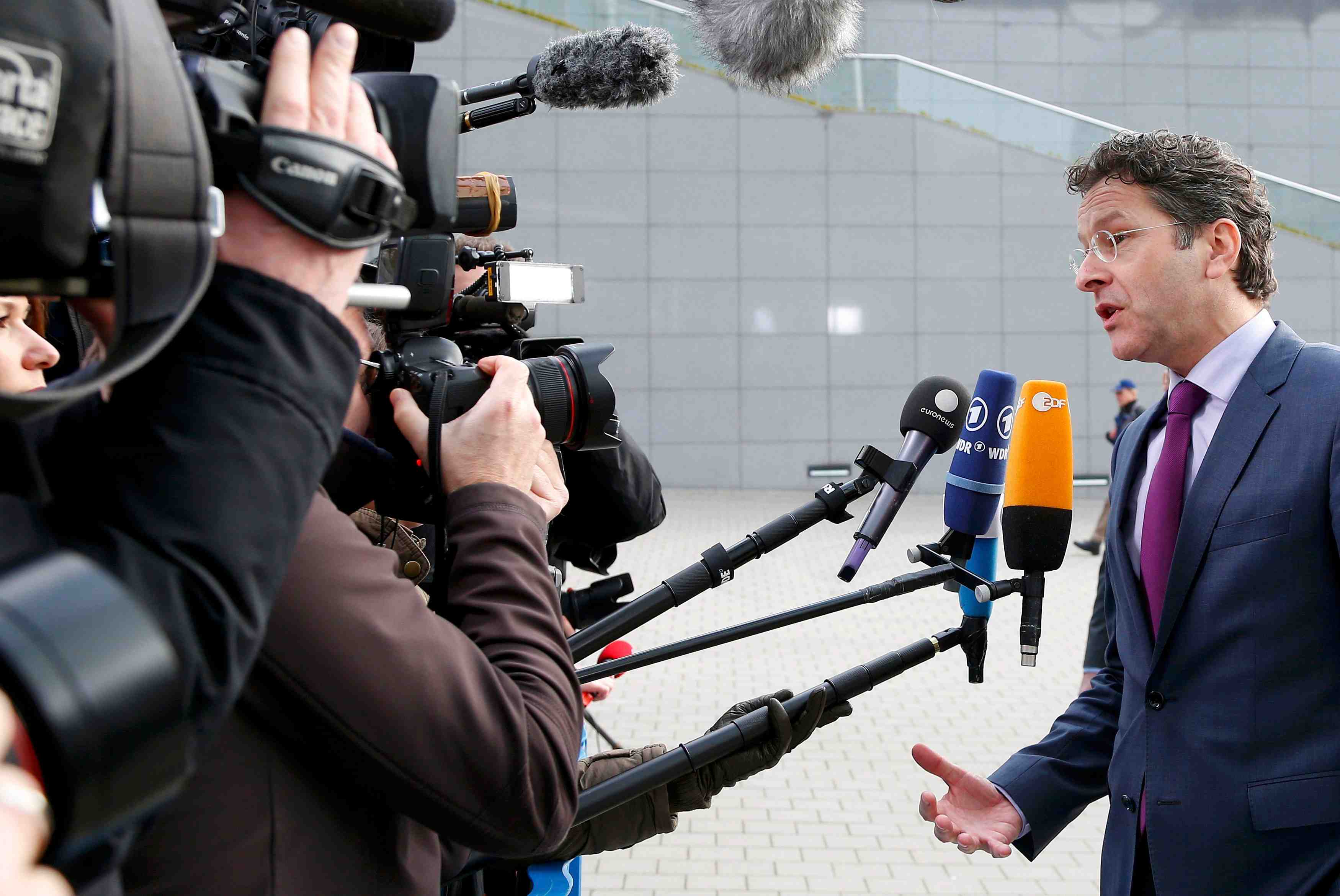 Premiere confrontation directe pour la grece a l'eurogroupe