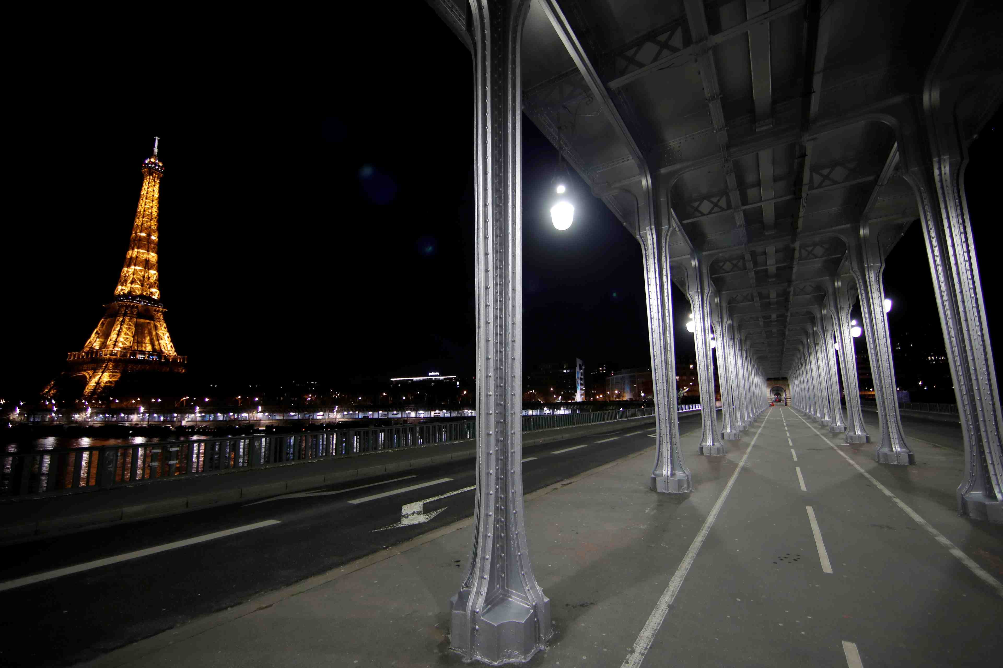 Le moral des menages se degrade en octobre, craintes sur l'inflation