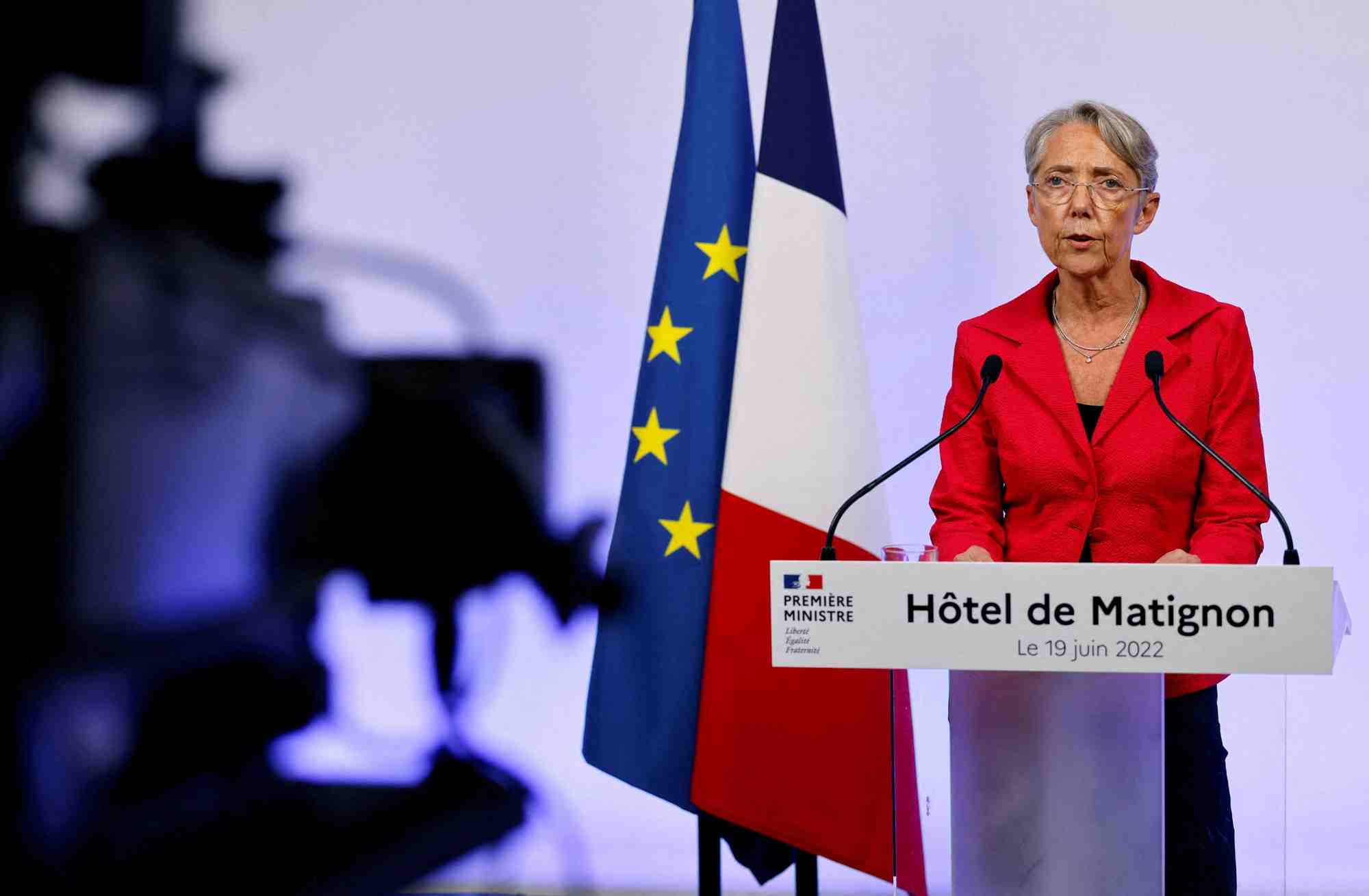 Face a une situation "inedite", borne appelle a construire "une majorite d'action"