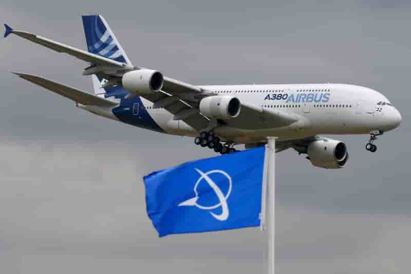 Airbus prevoit de livrer plus d'avions que boeing d'ici 2020