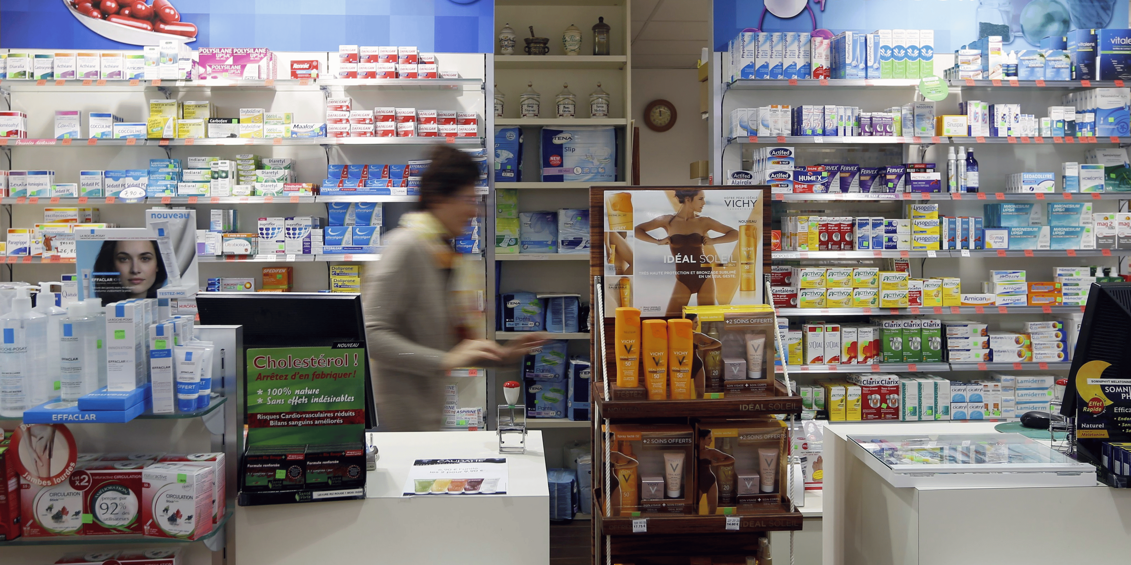 Une pharmacie avec des médicaments à Bordeaux, en septembre 2015