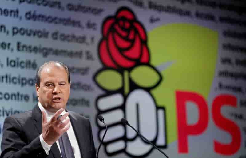 Le premier secretaire du ps appelle valls et hamon a faire preuve de retenue