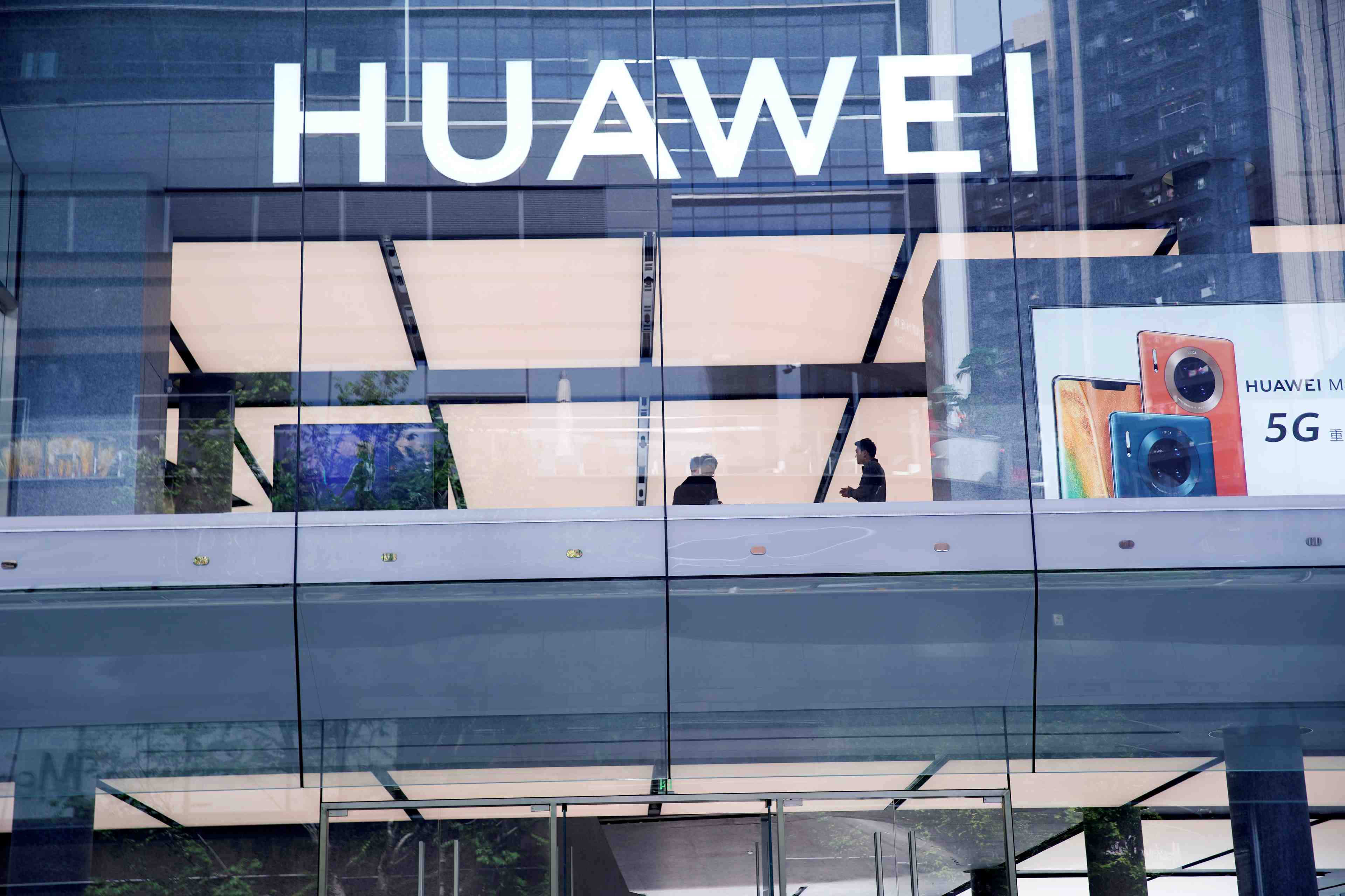 Une delegation americaine a londres lundi pour parler de huawei