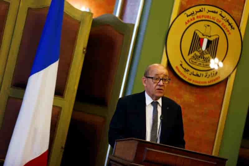 Le drian veut s'assurer le soutien du caire dans le dossier libyen