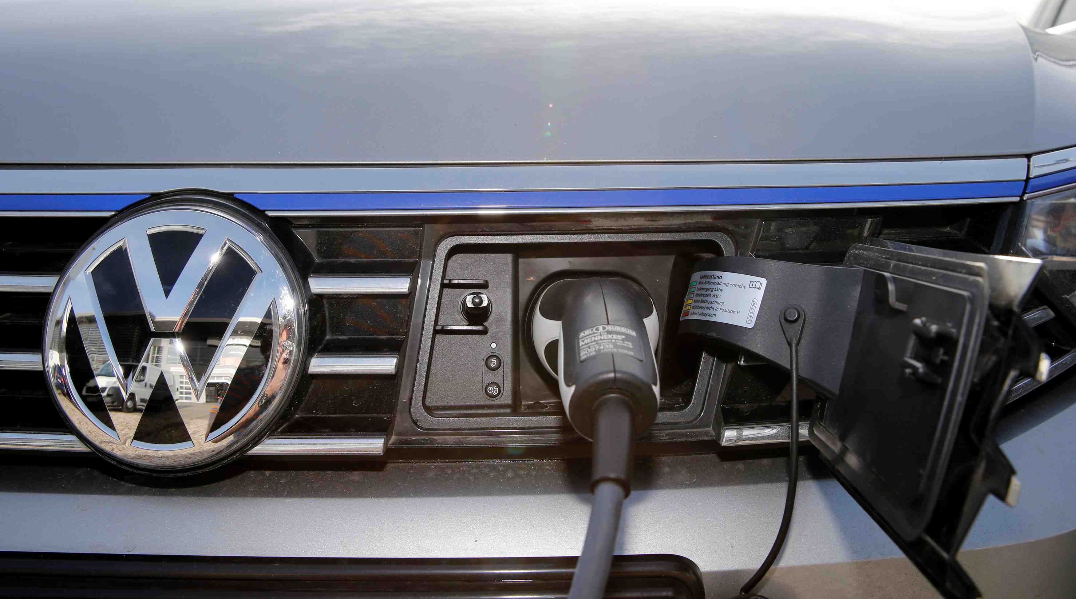 Risque de penurie de metaux pour les constructeurs auto allemands