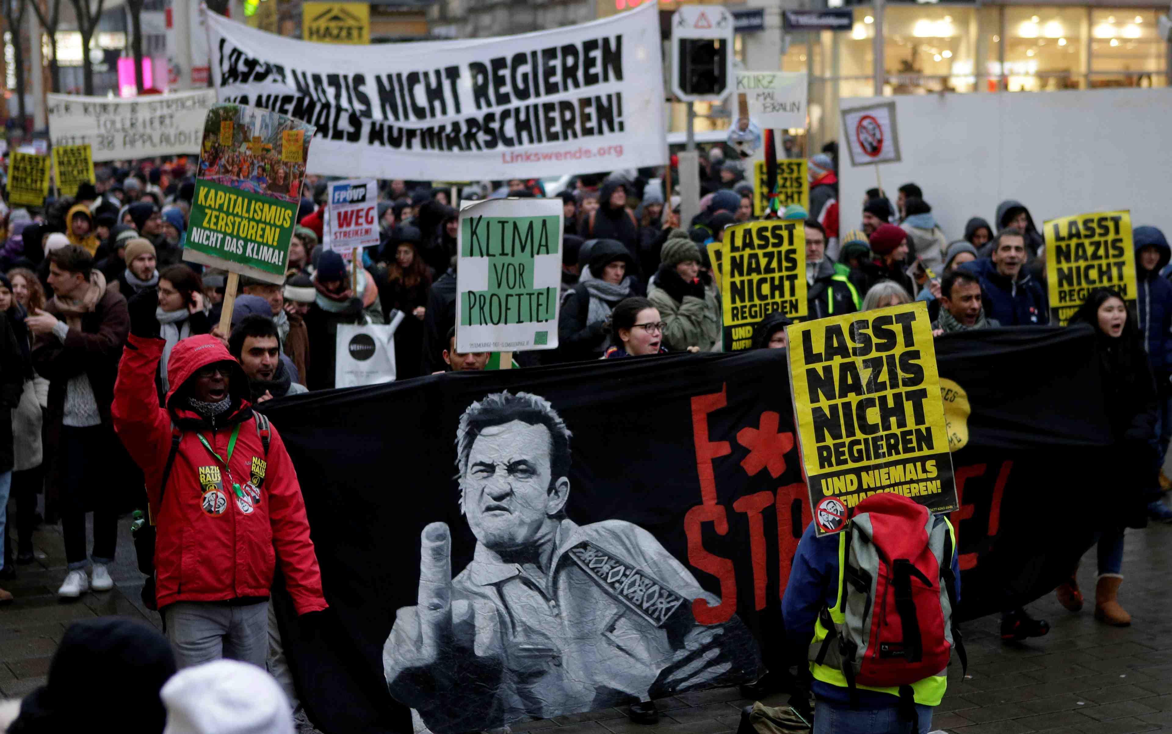 Manifestation contre l'extreme droite au pouvoir en autriche